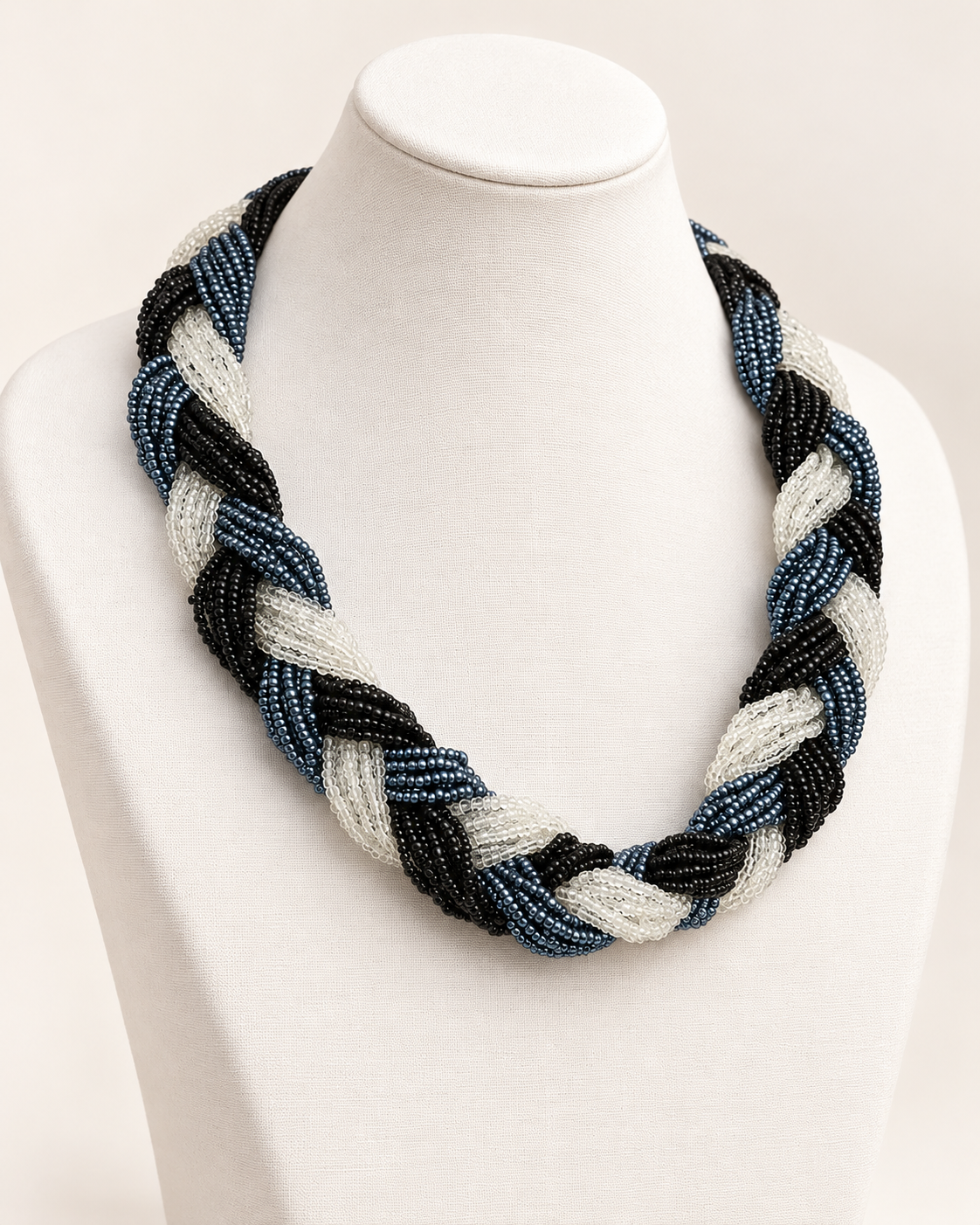 Black N White Choker Maala